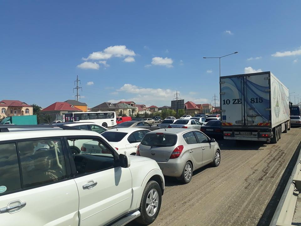 Bu yollarda tıxac var - SİYAHI
