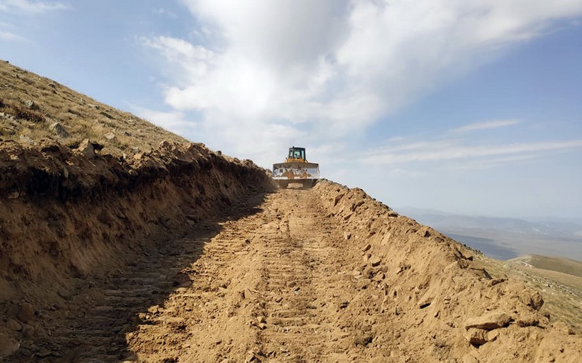 MN: "Kəlbəcər və Laçında 62 km-dən çox yeni təminat yolları çəkilib"