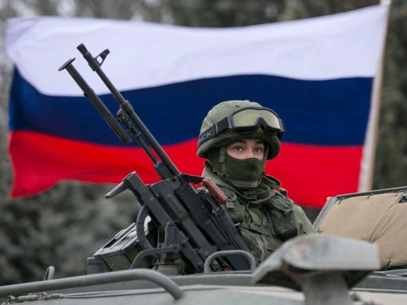 Putin hərbçilərin sayının artırılması haqqında fərman imzaladı