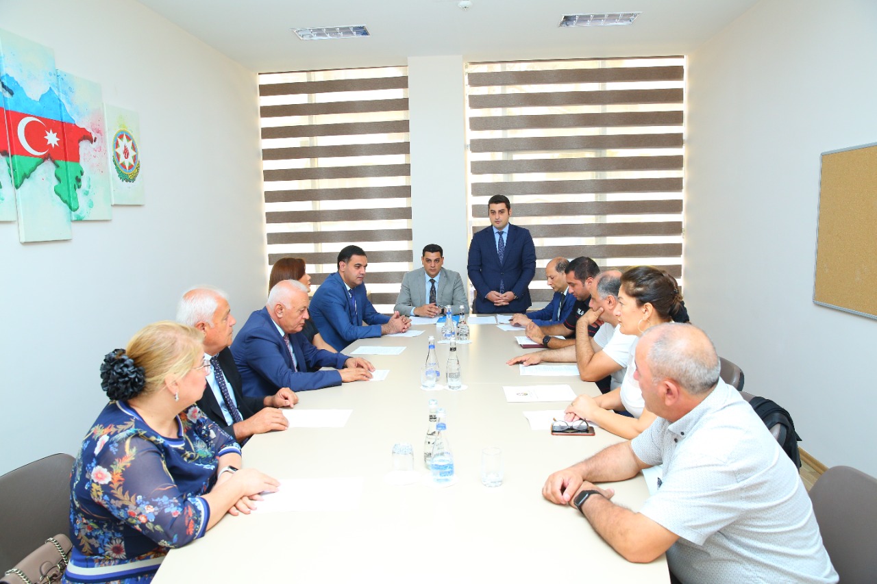 Binəqədidə dəyirmi masa keçirlidi