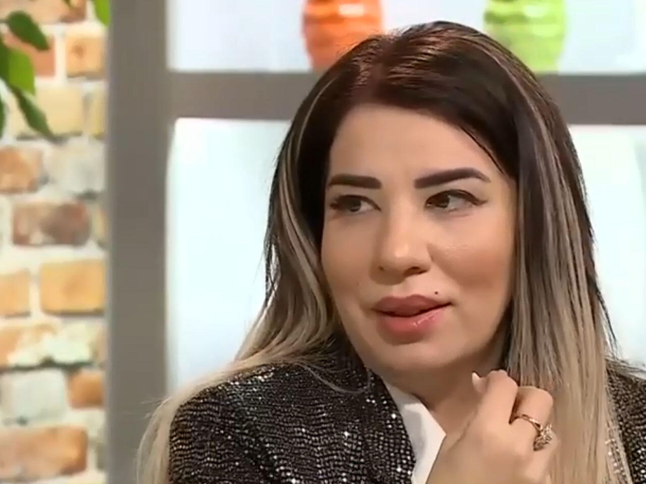 Yaşar Nurinin qızı: "Dodaq boyası çəkdiyim üçün atam dünyanı dağıdırdı"