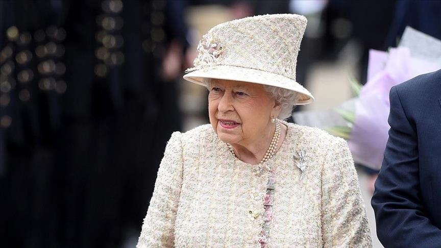 Kraliçanın çantasında daşıdığı BÖYÜK SİRR - II Elizabetlə bağlı ŞOK FAKTLAR