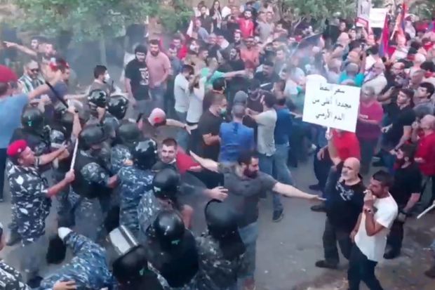 Livanda yaşayan ermənilər səfirliyimiz önündə təxribat törədiblər