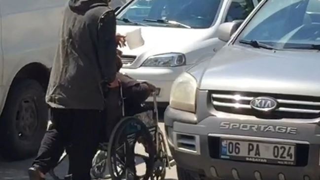 Polis dilənçi dəstəni saxladı – Qazandıqları pul, var-dövlət eşidənləri təəccübləndirdi