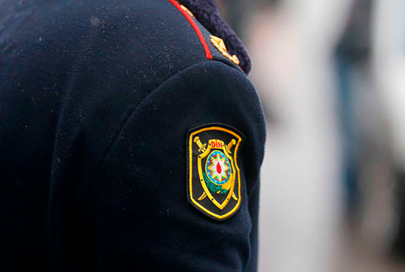 Məktəblilər dalaşdılar: Polis şagirdlərdən birini döydü