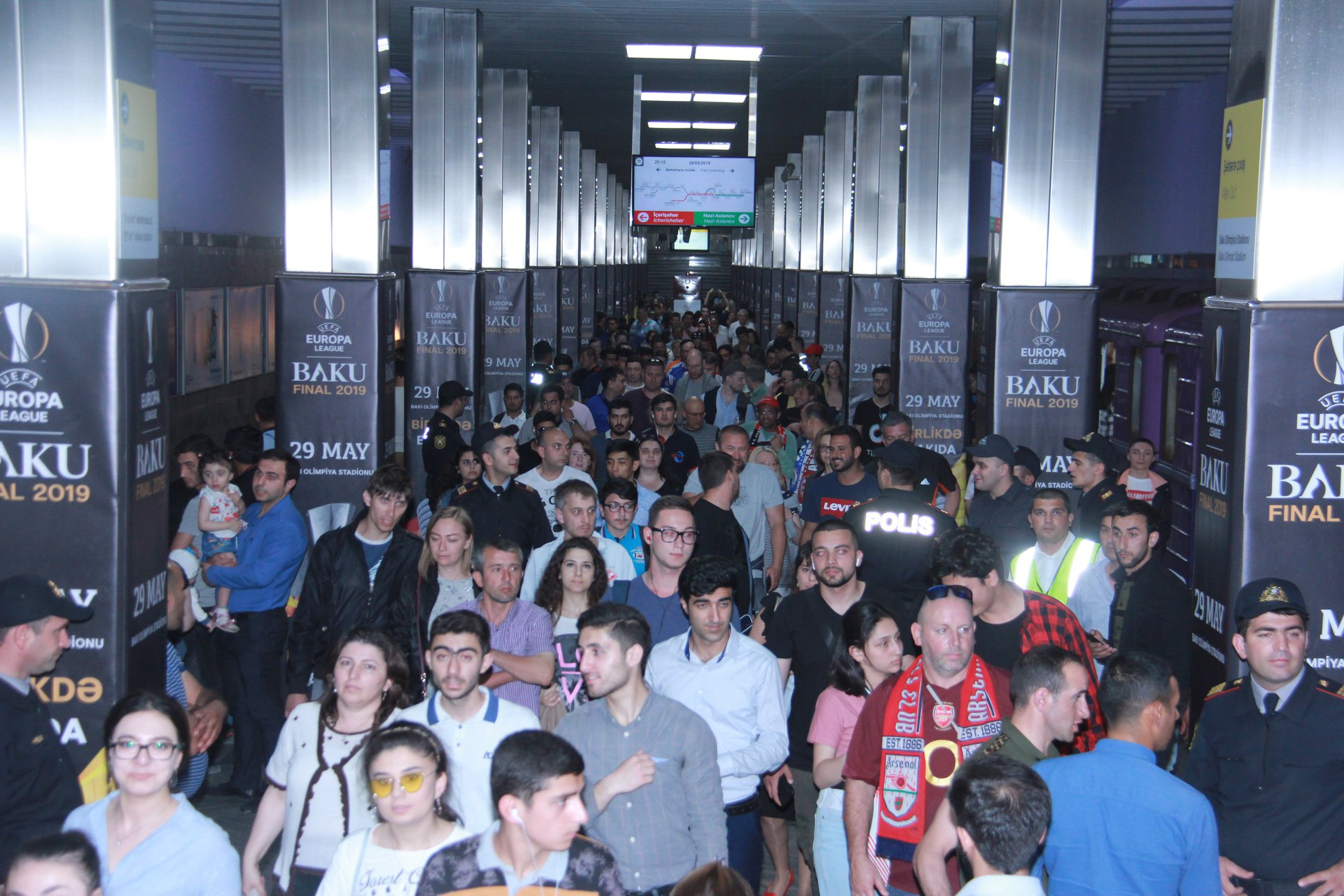 Bəzi sərnişinlərin metroya buraxılmaması məsələsinə aydınlıq gətirildi - AÇIQLAMA