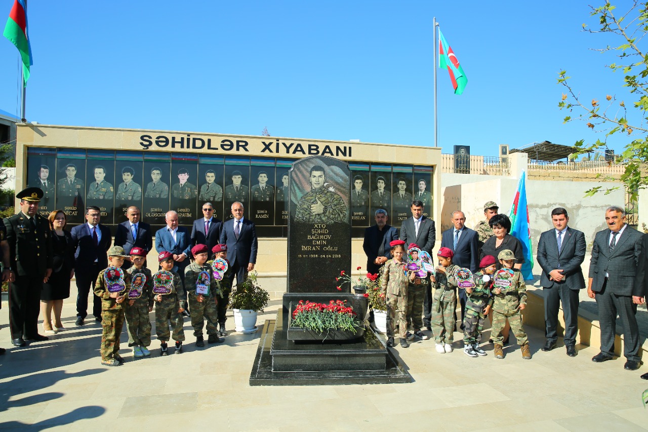 Anım Günü Binəqədi rayonunda Şəhidlər Xiyabanı ziyarət edildi - FOTOLAR