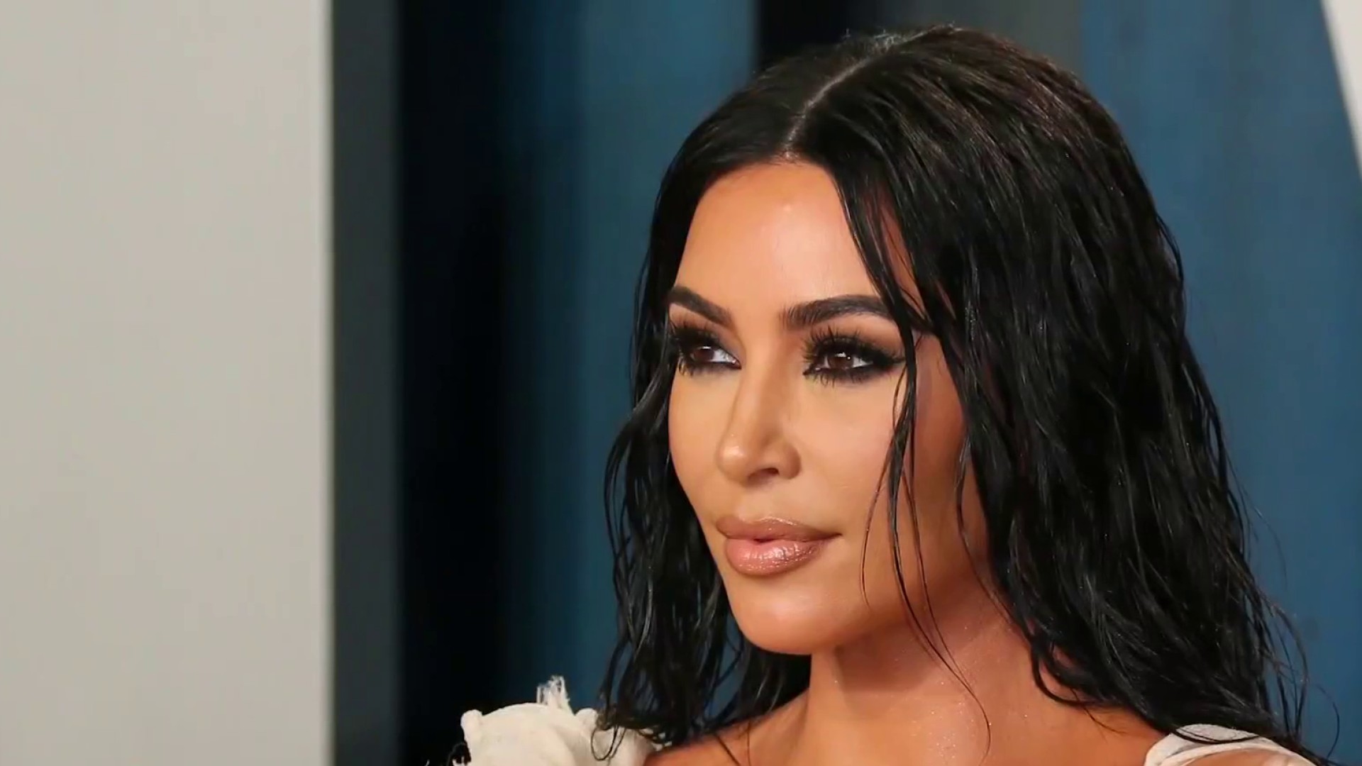Kim Kardaşyan qanunsuz paylaşım etdiyinə görə cərimələndi