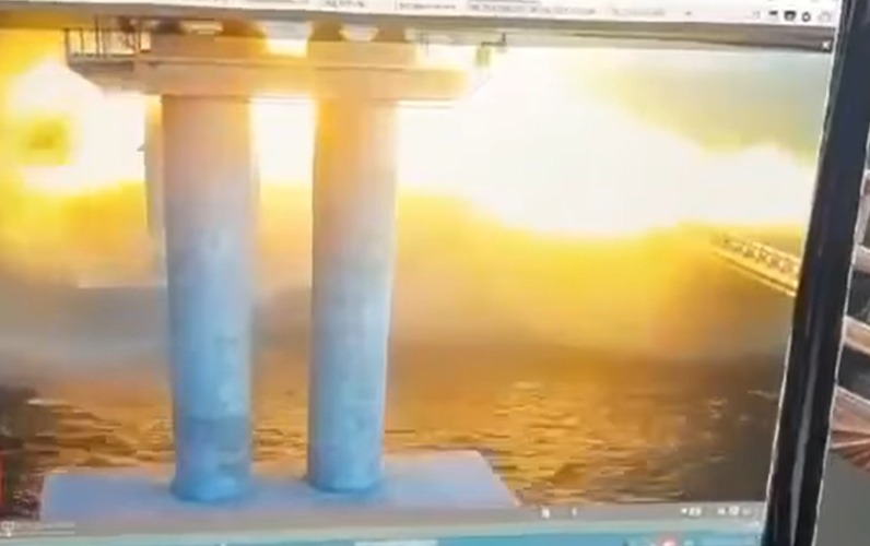 19 km-lik Krım körpüsünün partlama anı - VİDEO