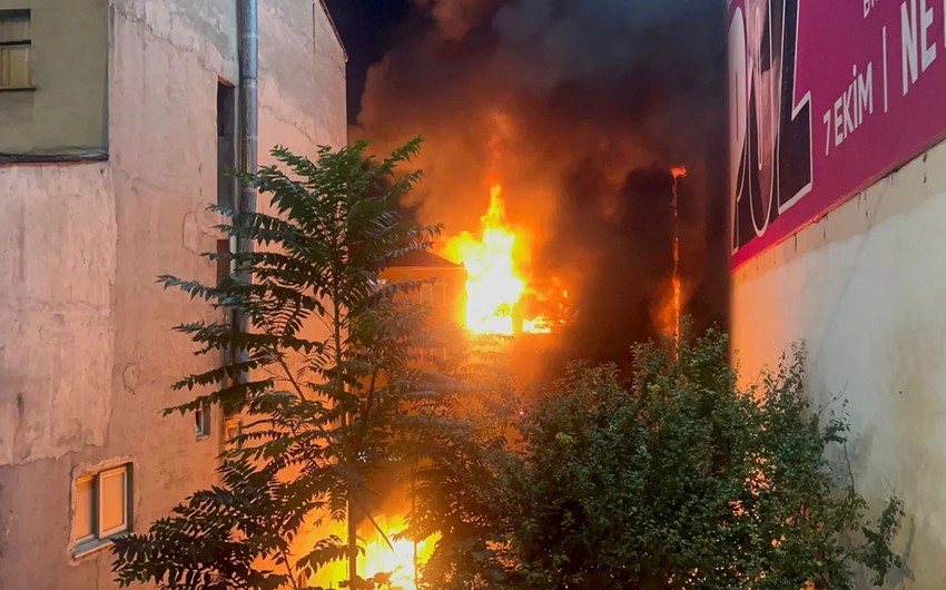 İstanbulda yaşayış binasında güclü partlayış  - ölənlər var