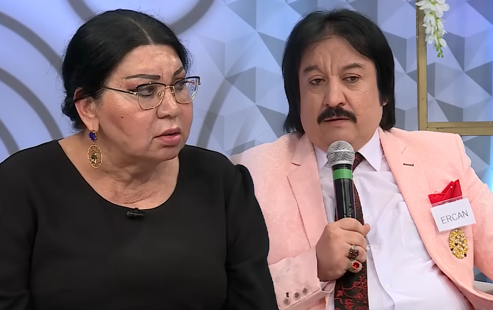 Türkiyəli aparıcıdan Şəfiqə Nağıyevaya: "İstədiyin qədər hücum et, tərbiyyəmi pozmaram" - VİDEO