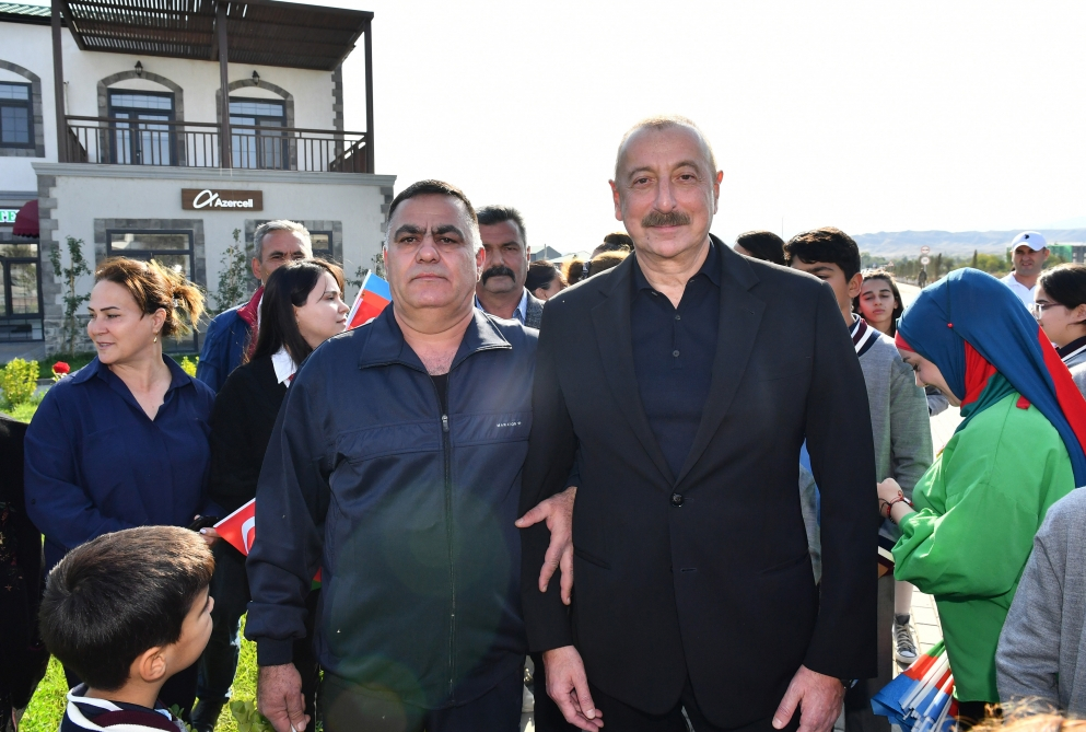 “Cənab Prezident, bayaqkı şəkil qaranlıq düşdü” - Video