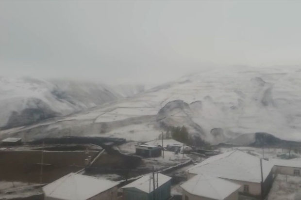 Qubanın dağlıq yaşayış məntəqələrinə qar yağdı