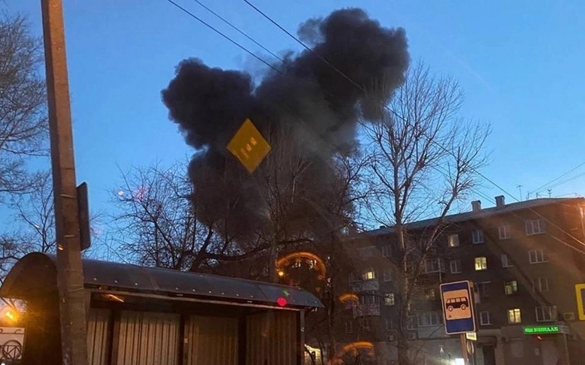 Rusiyada hərbi təyyarə yaşayış evinin üzərinə düşüb, iki nəfər ölüb 