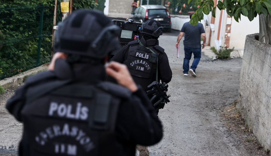 İstanbulda polislərə silahlı hücum olub, bir nəfər yaralanıb