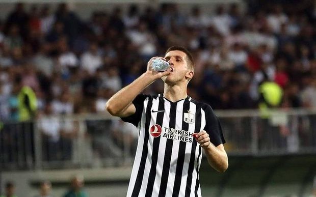 “Neftçi”nin futbolçusu virusa yoluxduğu üçün oyunu buraxacaq