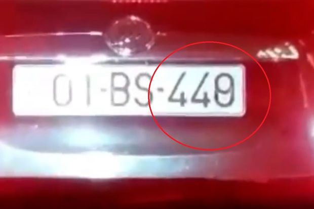 Bakıda cərimədən yayınmağa çalışan sürücüdən qeyri-adi “çıxış yolu” - VİDEO