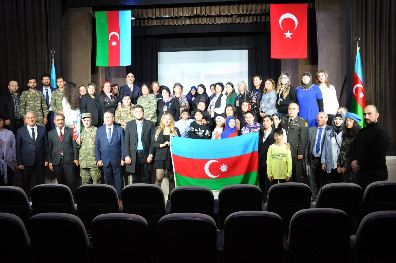 Şuşa Dövlət Musiqili Dram Teatrında Zəfər Günü ilə bağlı tədbir keçirilib - FOTOLAR