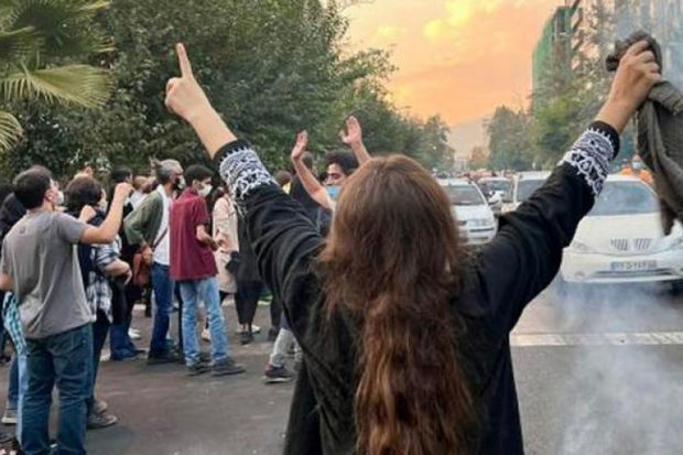 İranda etirazçılara qarşı məhkəmələrdə ikinci ölüm hökmü çıxarıldı