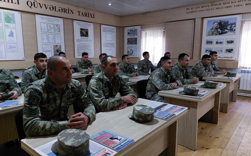 Azərbaycan Ordusunda ictimai-siyasi hazırlıq məşğələləri keçirilir - FOTO