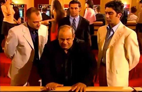 “Kurtlar vadisi”ndəki məkana basqın: 29 qumarbaz tutuldu