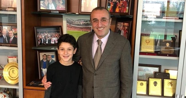 İş adamı ölən nəvəsi haqda paylaşım etdi, hər kəs kövrəldi 