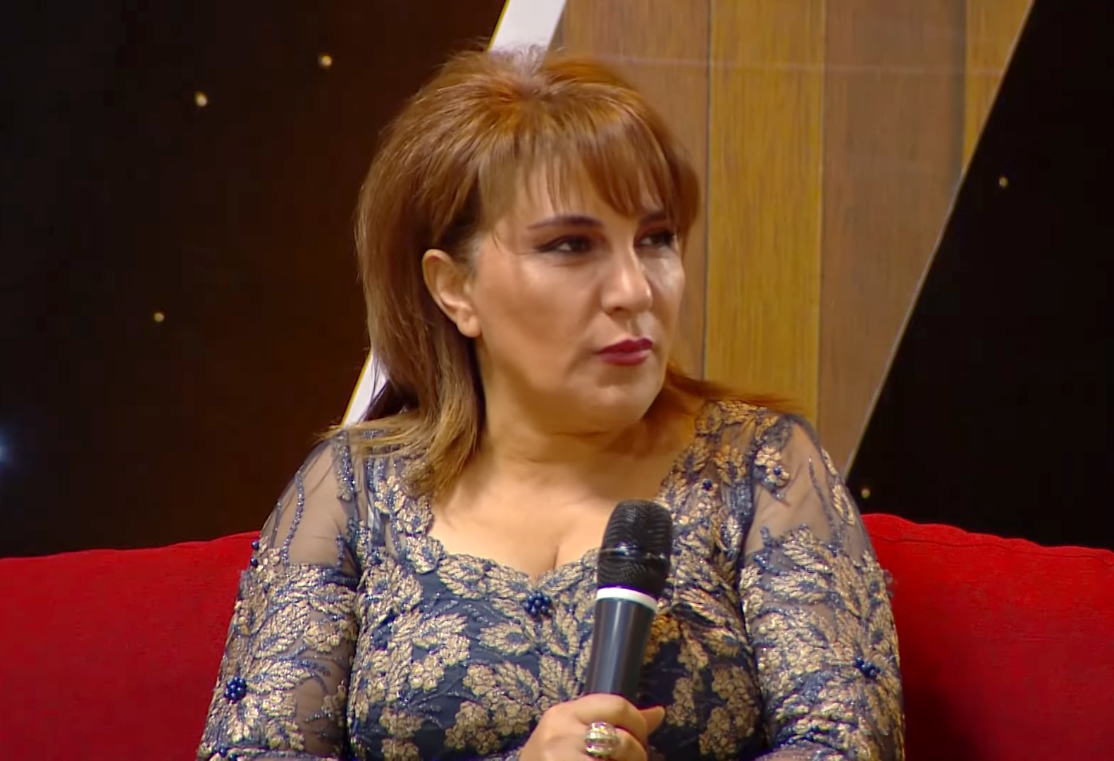 Əməkdar artist toyda kişi həmkarını döyüb - VİDEO