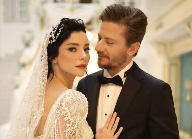 Məşhur aktrisanın boşanma səbəbi məlum oldu - FOTO