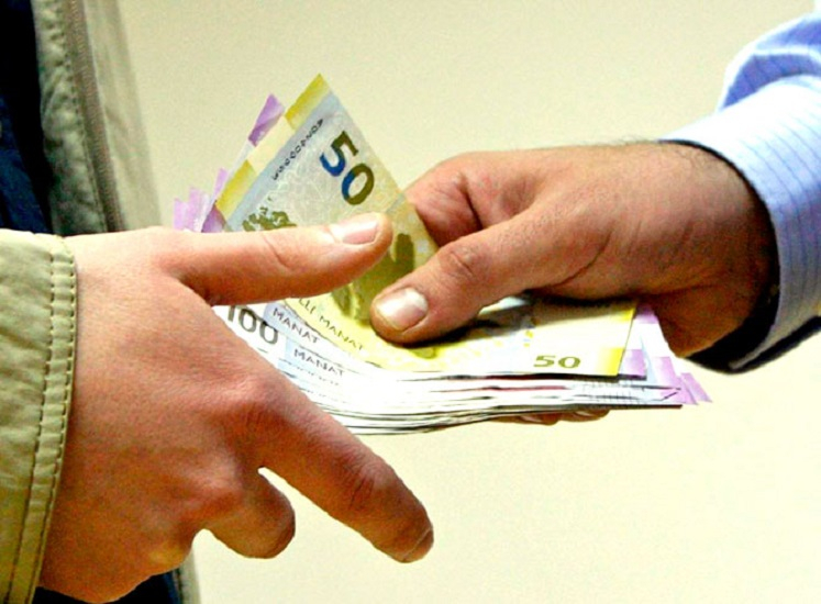 “Prokuroram” deyib, dələduzluq etdi: 500 manata işə düzəldirmiş 