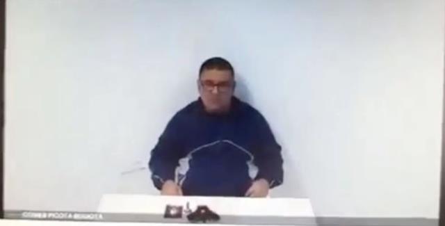 Qadın hakimin çılpaq şəkildə onlayn dinləməyə qatılması müzakirələrə səbəb oldu - FOTO