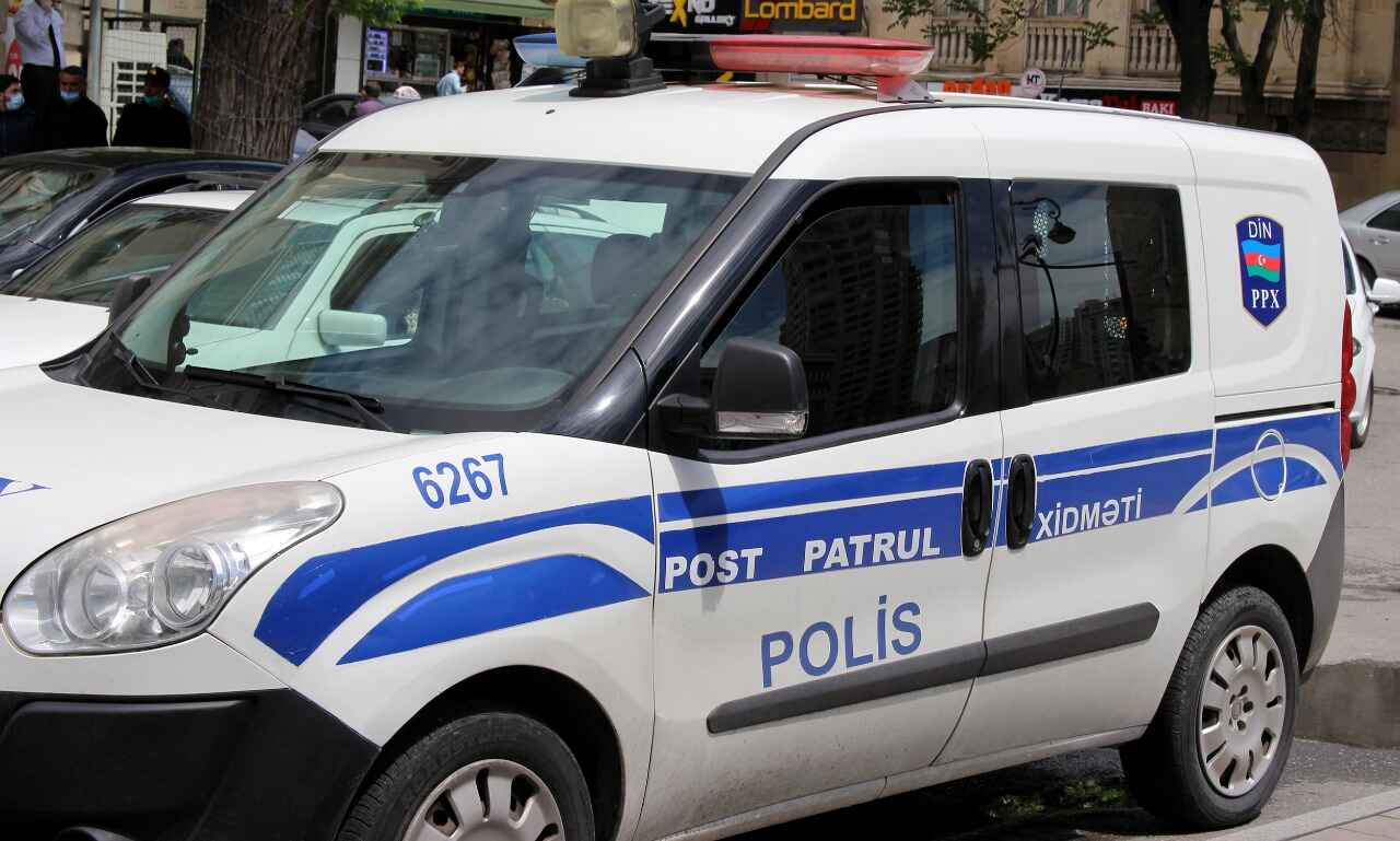 Bakıda DƏHŞƏT - Kişini öldürüb, həyat yoldaşı, oğlu və nəvəsini yaraladılar