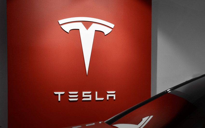 "Tesla" Çindəki 430 mindən çox avtomobili geri çağıracaq