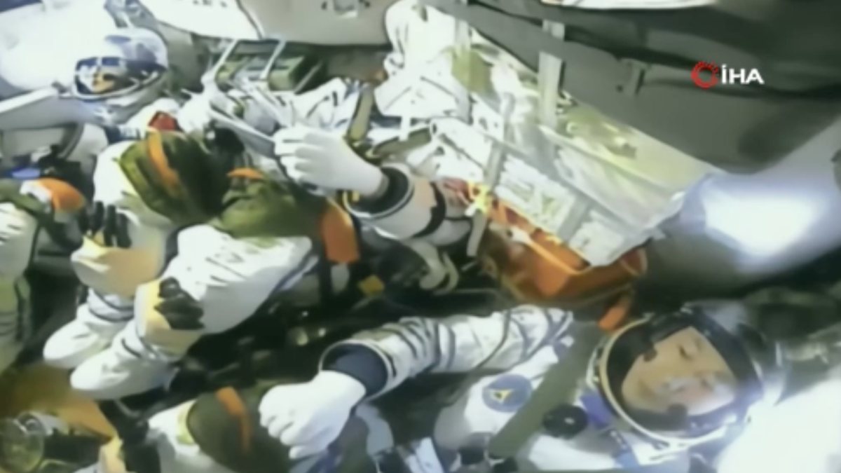3 çinli astronavt 183 gün sonra Yerə qayıtdı