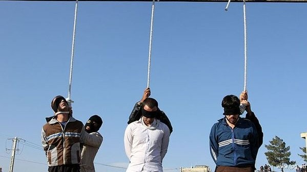 İranda edam cəzaları səngimək bilmir: Daha 11 nəfər dar ağacından asıldı
