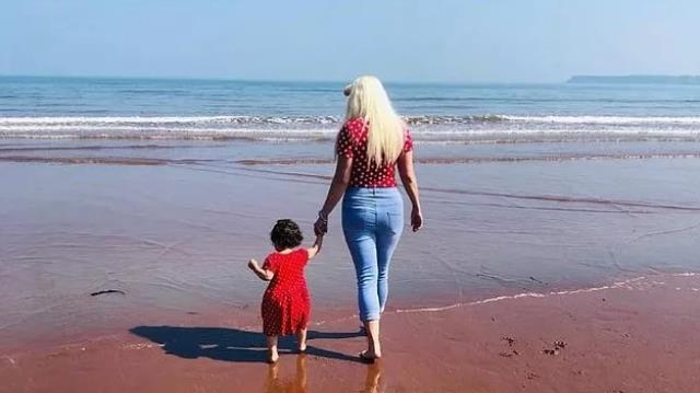 Qadın övlad dünyaya gətirdiyi gün sevgilisinin xəyanəti ilə üzləşdi - FOTO