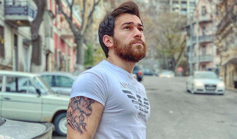 “Biz tələbələrə dərs deməyə getməmişik" - Tələbə-bloger qalmaqalı böyüyür