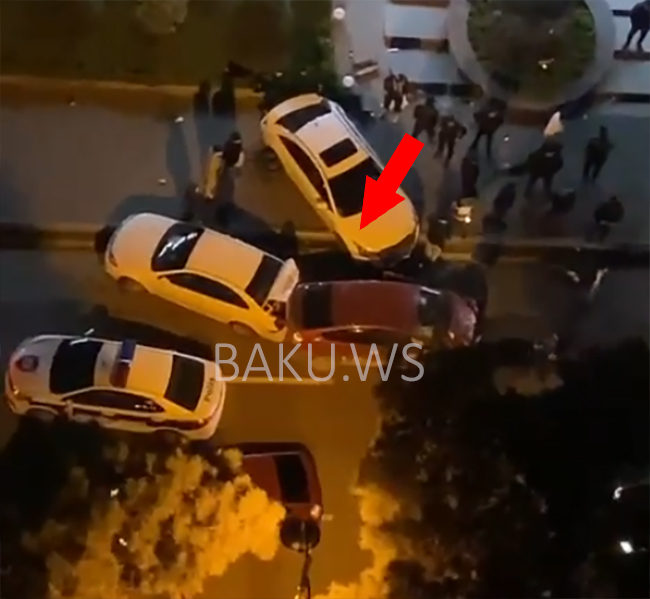 Bakıda məşhur otelin qarşısında üç avtomobil toqquşdu - VİDEO