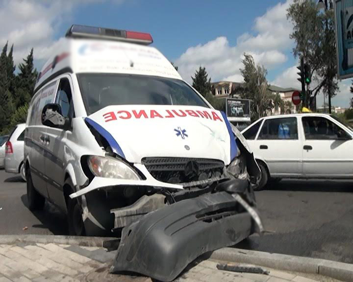 Sərxoş halda təcili tibbi yardım maşını ilə qəza törətdi - Ölən var