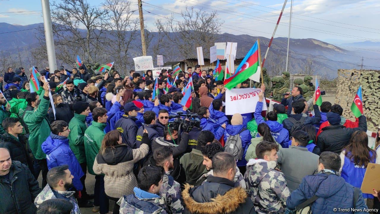 Şuşa-Xankəndi yolundakı aksiyada yeni tələblər irəli sürüldü: Ekoloji aksiya siyasiləşir?