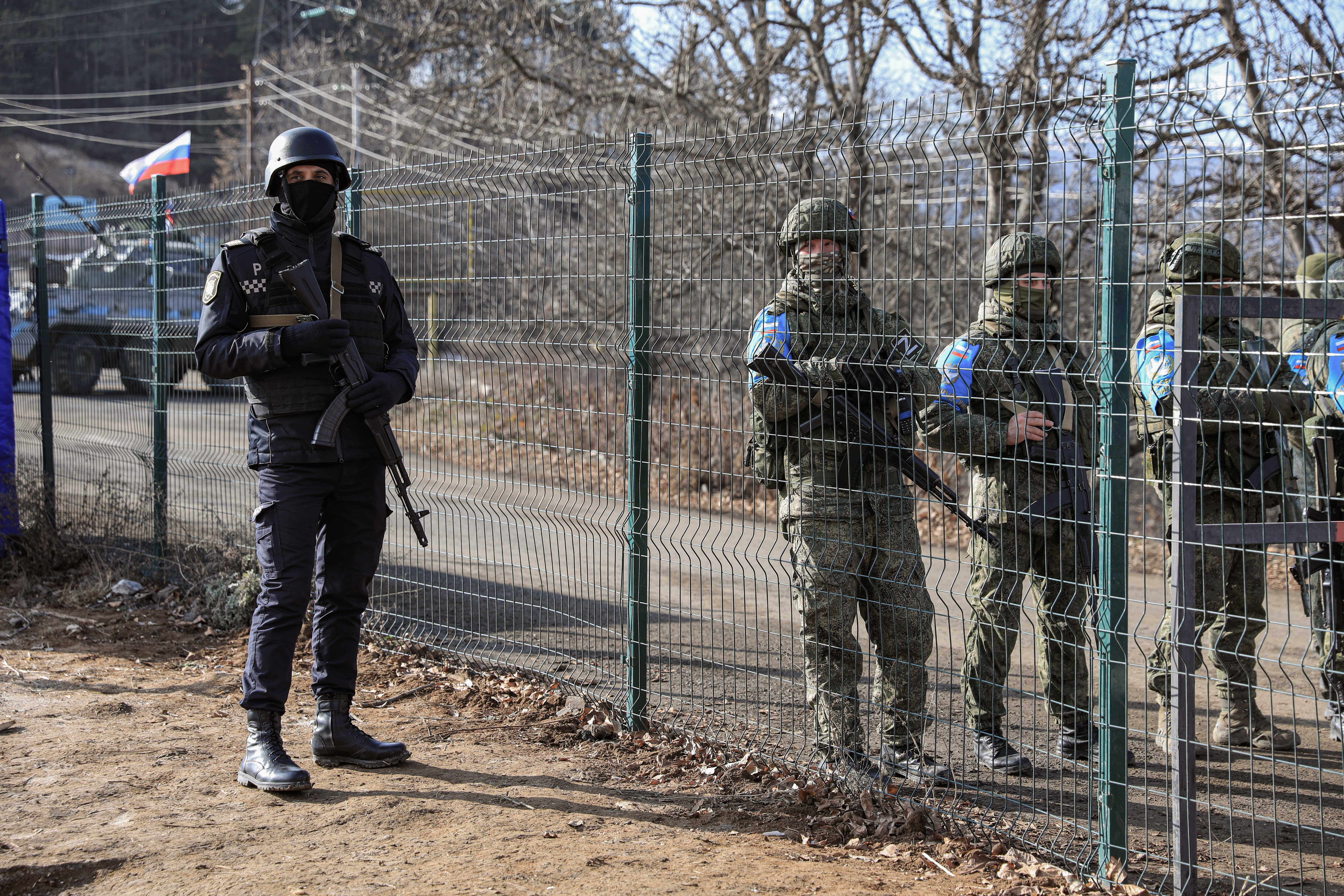 Laçın - Xankəndi yolunda xidmət aparan Azərbaycan polisi - FOTOLAR 