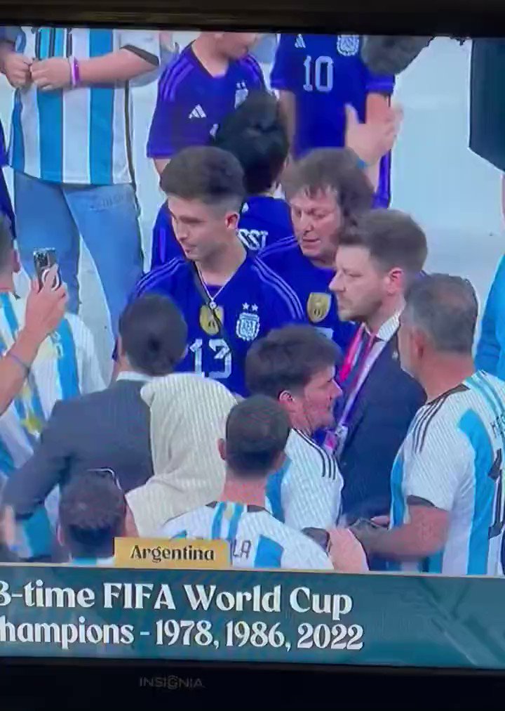 Hər kəs bu görüntüdən danışır: Messidən Nüsrətə hörmətsizlik - VİDEO