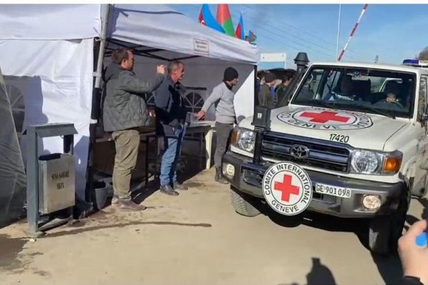 Xankəndi yolunda son vəziyyət: Sülhməramlıların təminat avtomobili maneəsiz hərəkət edib