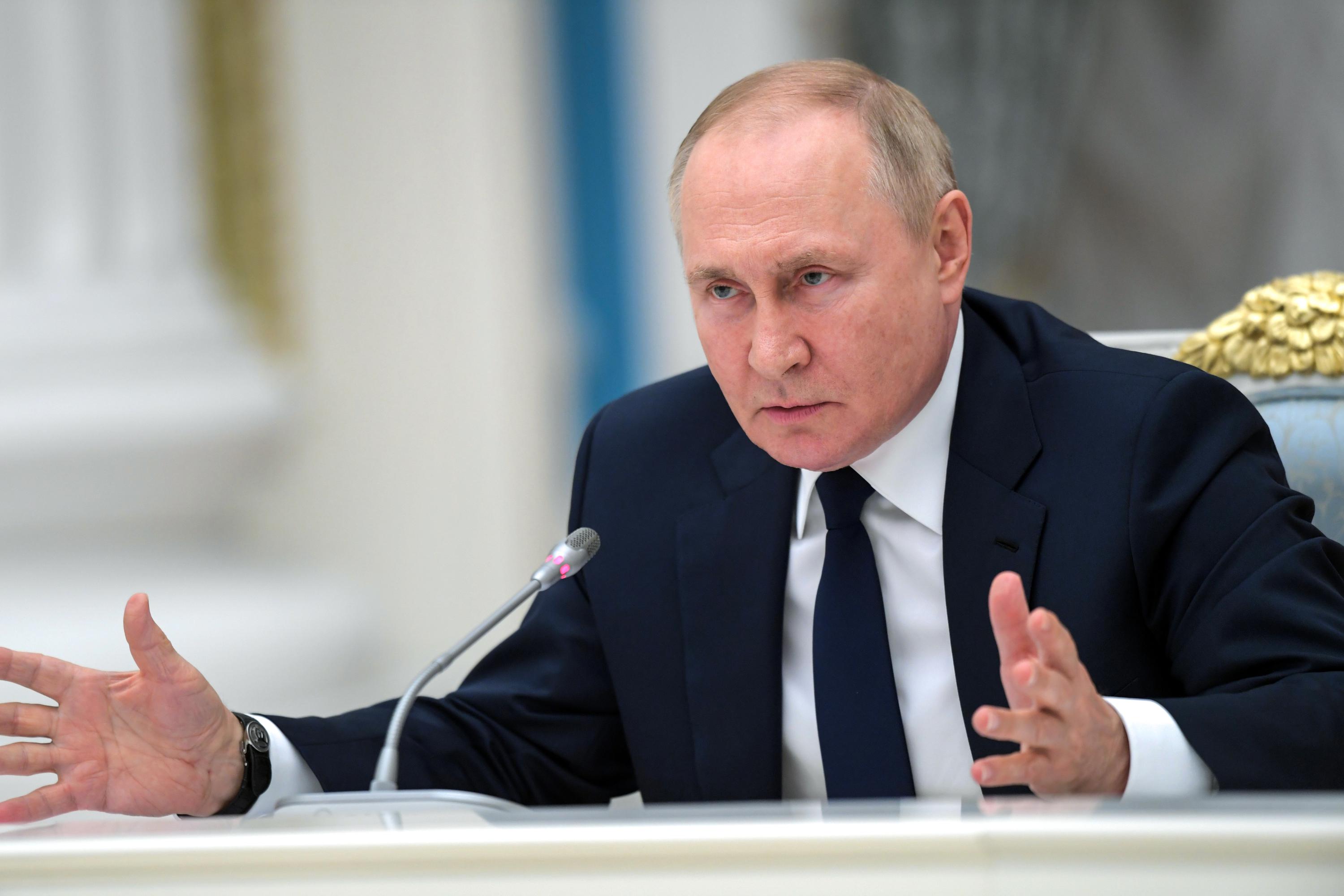 Putindən şok etiraf: "Vəziyyət çox ağırdır"