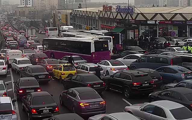 Hazırda paytaxtda sıxlıq olan yolların SİYAHISI