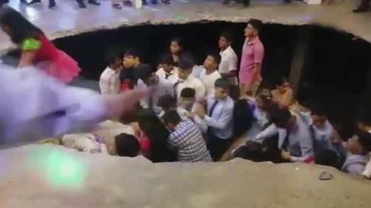 Məzun gecəsində rəqs meydançası uçdu: 29 yaralı var - VİDEO