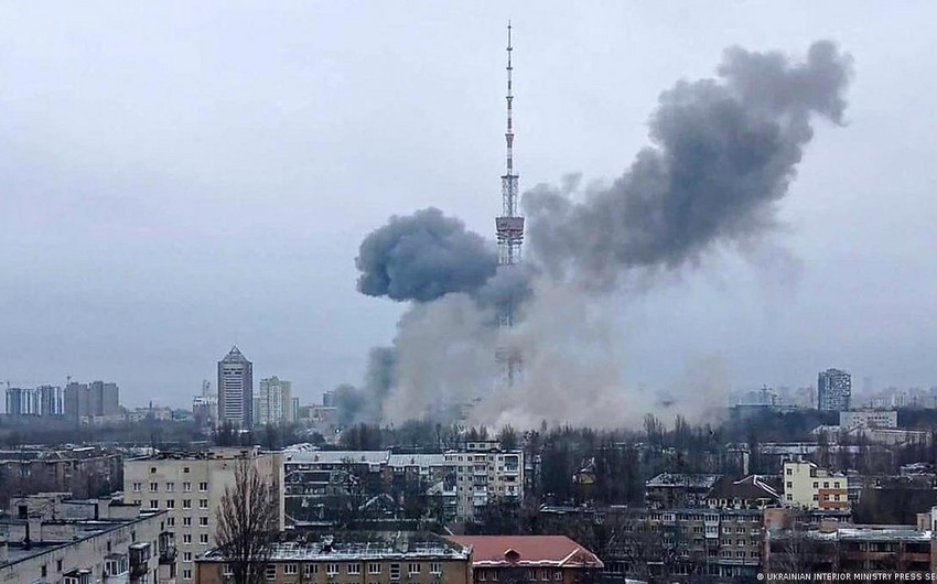 Rusiya Xersonu atəşə tutub: 7 nəfər ölüb, 58 nəfər yaralanıb 