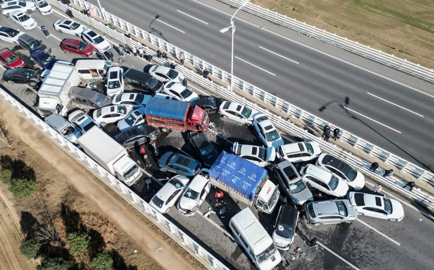 Çində 200 avtomobilin iştirakı ilə qəza baş verib, 1 nəfər ölüb