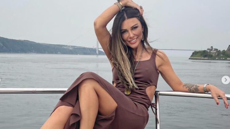 Məşhur aktrisa: "Mənə hesab ödətdirən kişiyə ətək geyindirərəm"
