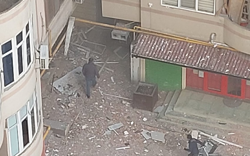 Bakıda yaşayış binasında güclü PARTLAYIŞ