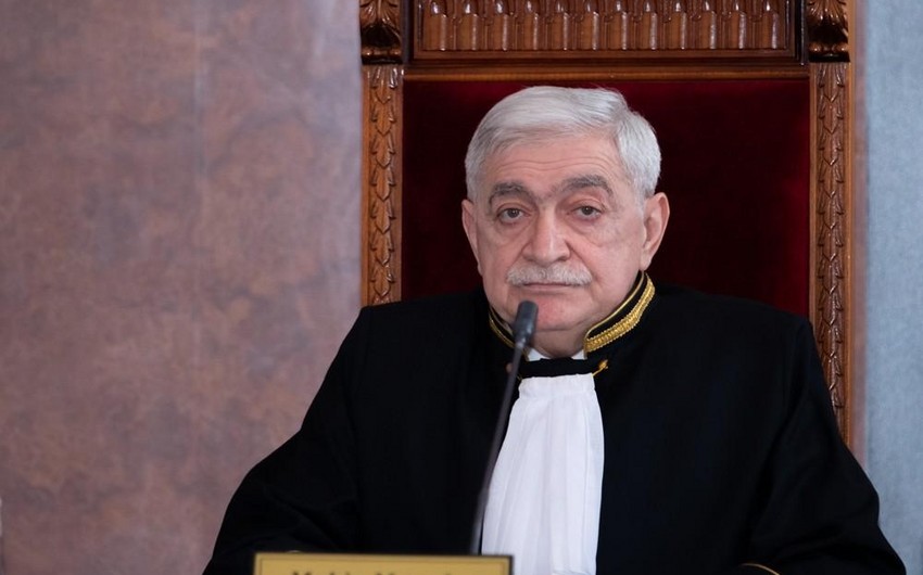 Konstitusiya Məhkəməsinin hakimi vəfat etdi